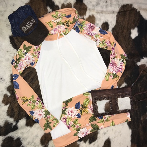 New Peach Tropical Pullover Top - Picture 5 of 6